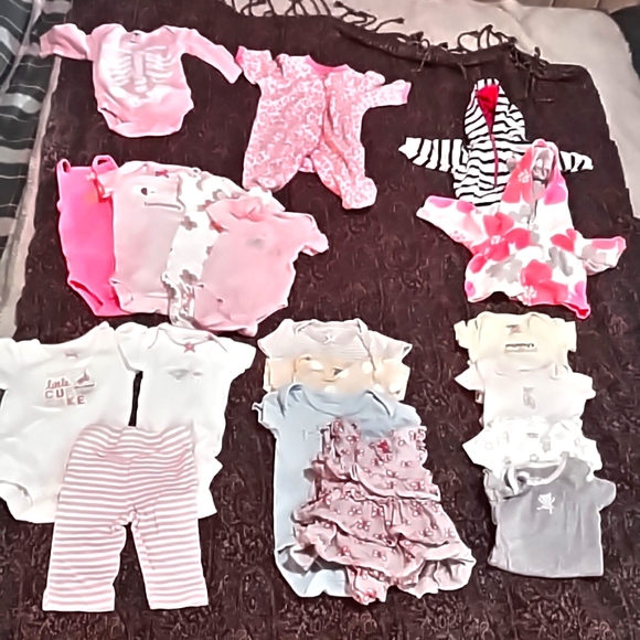 Carter's Other - 20 piece bundle new born baby clothes